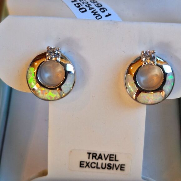 Tesori Mondo White Fire Opal Sterling Silver CZ Earrings NEW in Gift Box GIFT - Picture 4 of 6